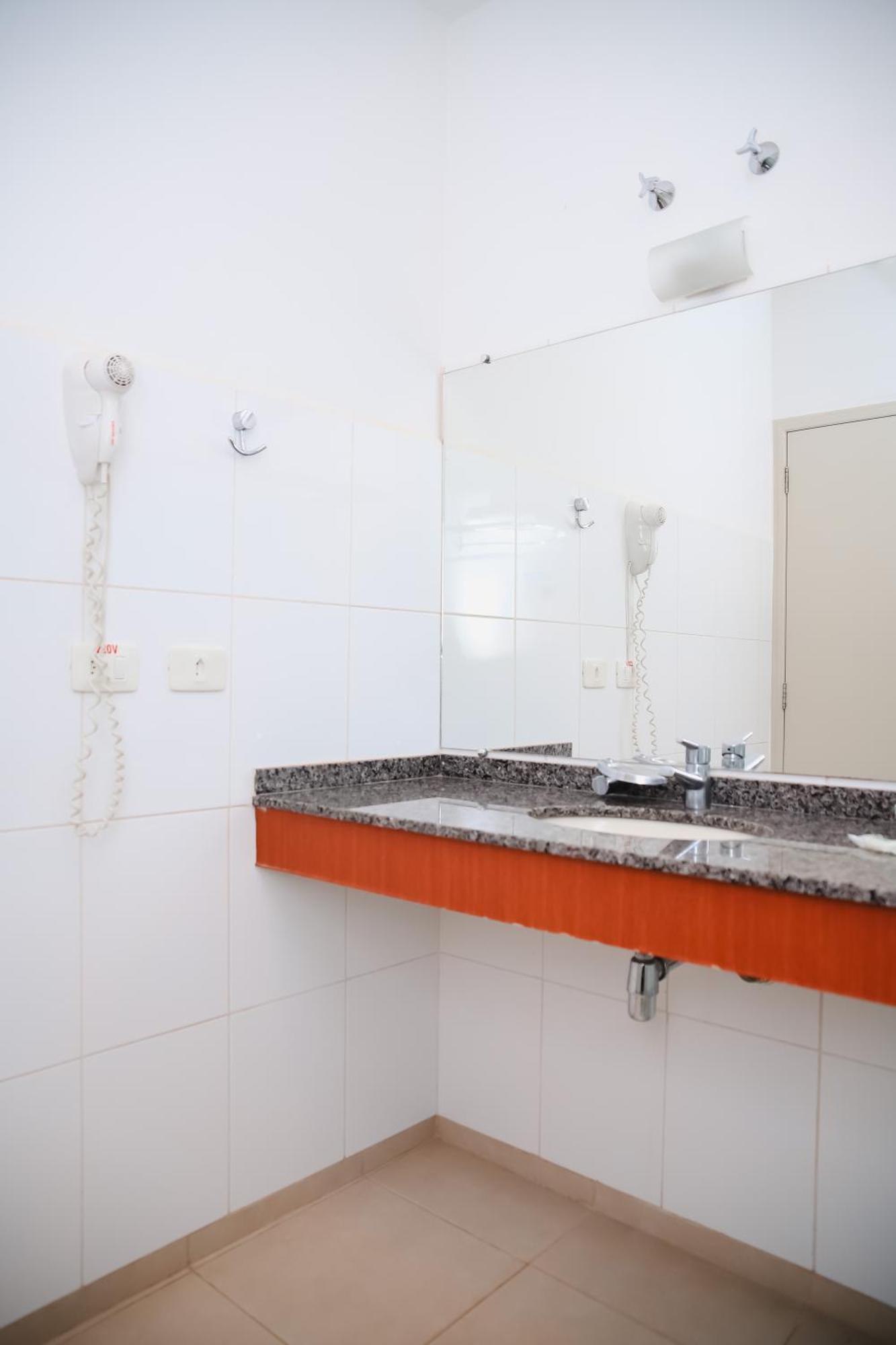 Hotel Agua Das Araras Paraguacu Paulista 객실 사진